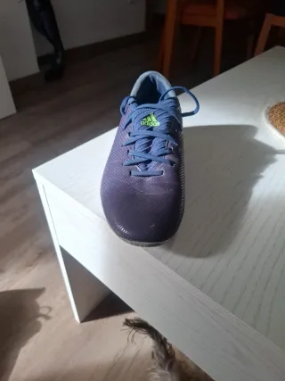 Botas de fútbol Adidas moradas