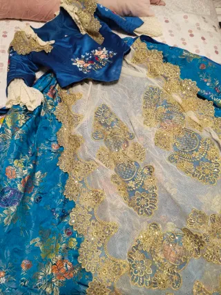 Vestido de fallera azul y dorado