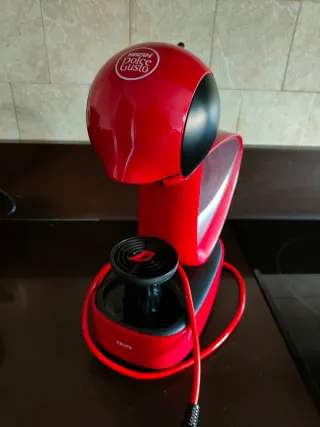 Cafetera Nescafé Dolce Gusto Roja