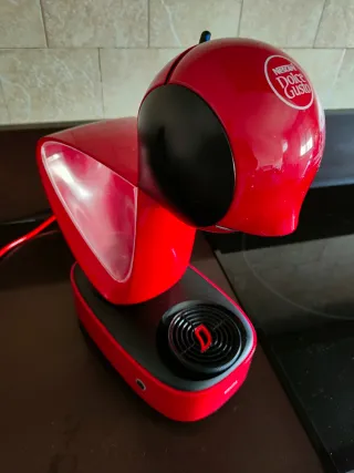 Cafetera Nescafé Dolce Gusto Roja
