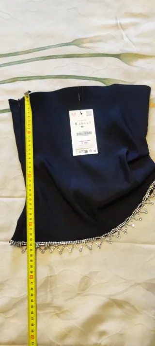 Top negro con pedrería