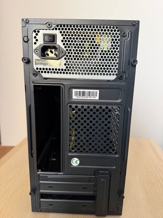 Caja Mini Torre PC TooQ con fuente de alimentación