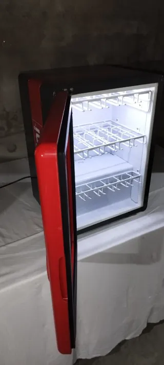 MINI NEVERA GRANINI – MÁS FRÍA QUE TU EX