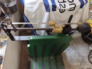 Báscula antigua de pesaje restaurada.