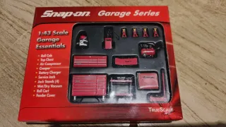 Snap-on Garage Series 1:43 TrueScale Miniatures