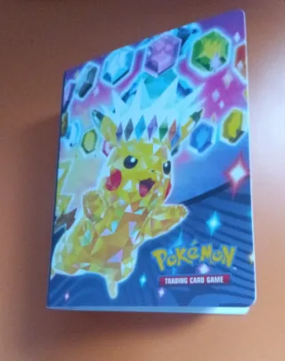 Mini Álbum Pokémon + Carta V + Reverses