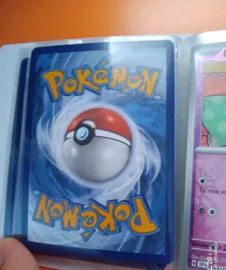 Mini Álbum Pokémon + Carta V + Reverses