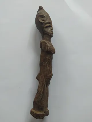 Figura de madera Lobi