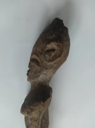 Figura de madera Lobi