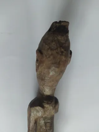 Figura de madera Lobi