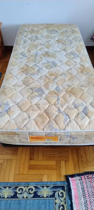 2 Camas 90x200, Cabeceros, Colchones y mesitas