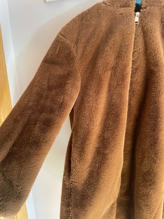 Abrigo de pelo marrón