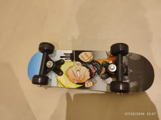 Mini patinete con diseño de personaje