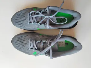 Nike Quest 6 Talla 42.5 Sin Usar