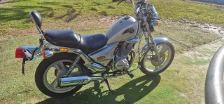 Daelim 125cc color Plata Naked