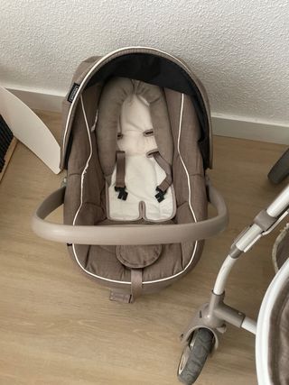 Silla de bebé completa con capazo