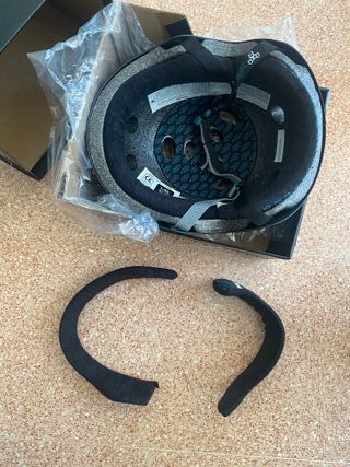 Casco Tony Hawk Sweatsaver Negro Triple Eight