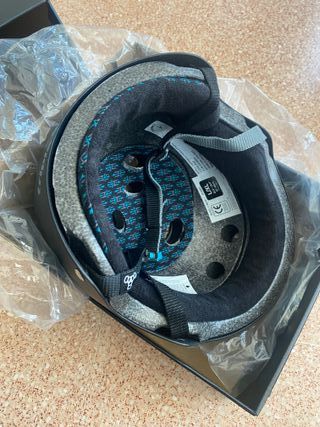 Casco Tony Hawk Sweatsaver Negro Triple Eight