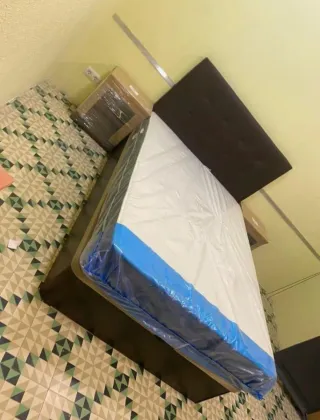 Canapés y colchones nuevos