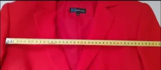 Traje de pantalón rojo