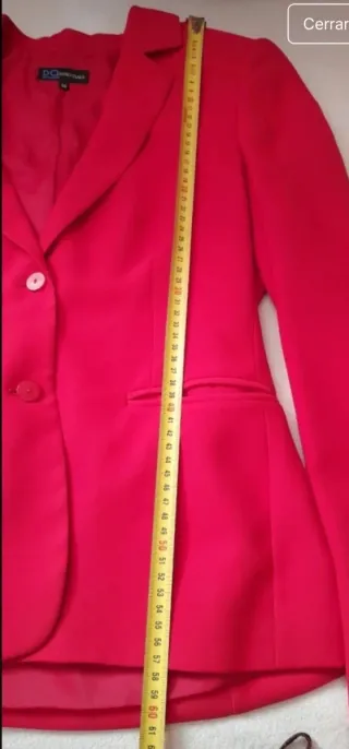 Traje de pantalón rojo