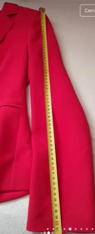 Traje de pantalón rojo