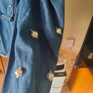 Cazadora vaquera tachuelas y perlas