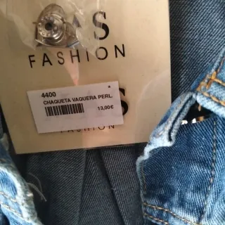 Cazadora vaquera tachuelas y perlas