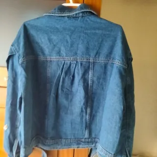 Cazadora vaquera tachuelas y perlas