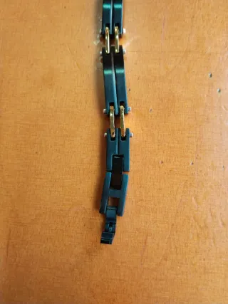 Pulsera Lotus Negra y Dorada