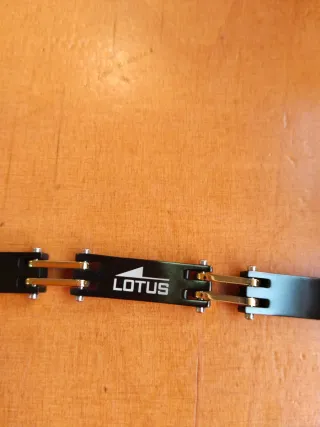 Pulsera Lotus Negra y Dorada