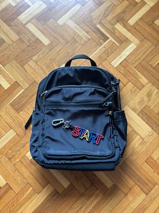 Mochila Parfois Negra con Llavero START