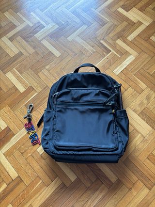 Mochila Parfois Negra con Llavero START