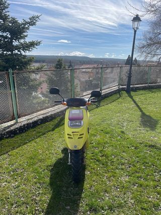 Piaggio Typhoon Amarillo