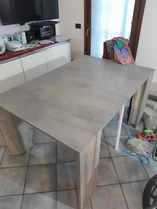 Tavolo cucina allungabile fino a 12 posti