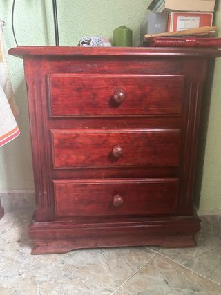 Cómoda de madera maciza