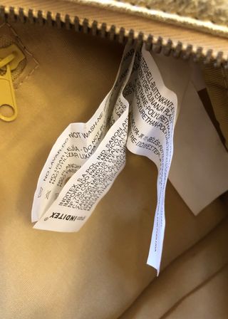 Bolso dorado de Zara