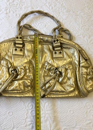Bolso dorado de Zara