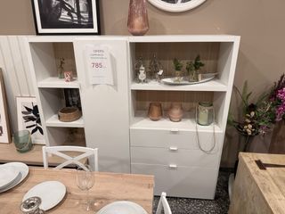 Comedor de madera y metal