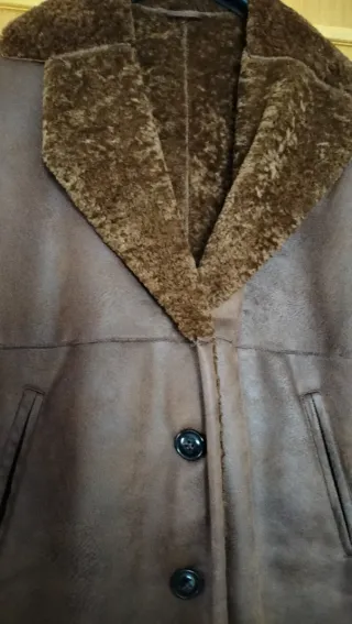Abrigo piel vuelta con borreguito