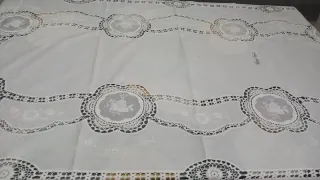 Tovaglia 12 posti ricamata a mano