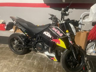 KTM 690 Duke
