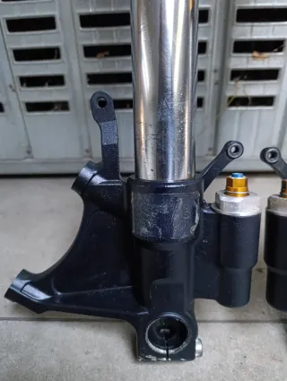 Forcelle Yamaha R6 da riparare