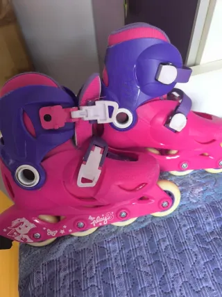Patines en línea rosas y morados para niña