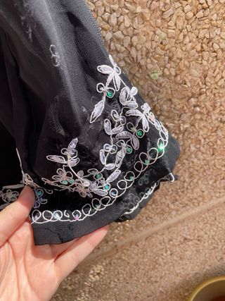 Blusa negra bordada estilo boho vintage hippie