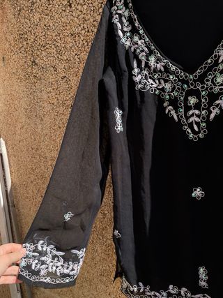 Blusa negra bordada estilo boho vintage hippie