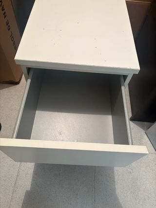 Mesilla - cómoda MALM Ikea blanca
