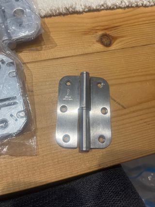 Bisagras metálicas varias