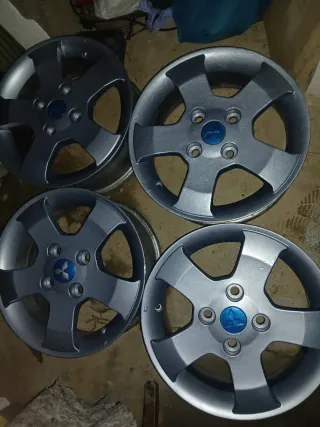 Llantas de aleación plateadas