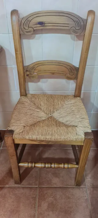 Mesa rústica y 6 sillas de madera